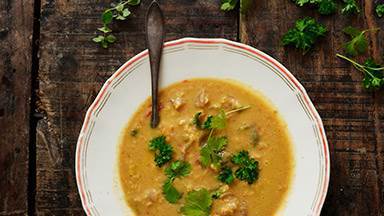 Linssoppa med lime och kokos