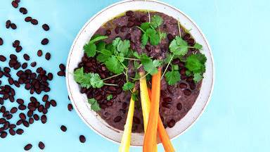 Frijoles – böndipp med chili och färsk koriander